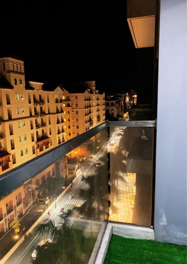 Two Palm Tree Villas Condominium - Studio 8Th Fl With Balcony - Across Terminal 3 Airport Pasay Kültér fotó